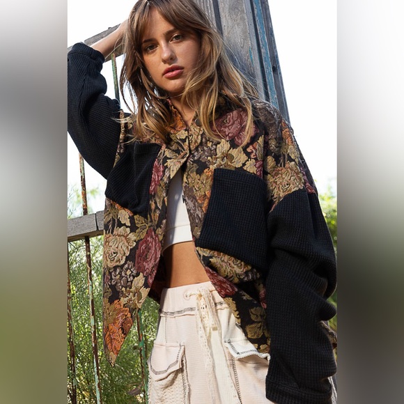 17. POL Tapestry! LAST 2! Shacket Black Thermal Jacquard Floral Print - Picture 2 of 4